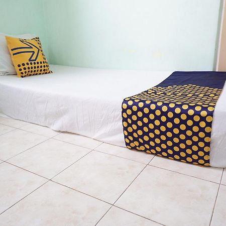 Spot On 93611 Kost Pak Suyatno Syariah 2 Ponorogo Exterior foto