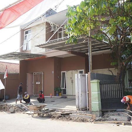 Spot On 93611 Kost Pak Suyatno Syariah 2 Ponorogo Exterior foto
