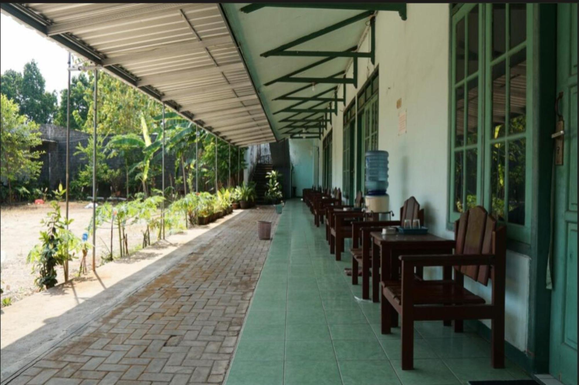 Spot On 93611 Kost Pak Suyatno Syariah 2 Ponorogo Exterior foto